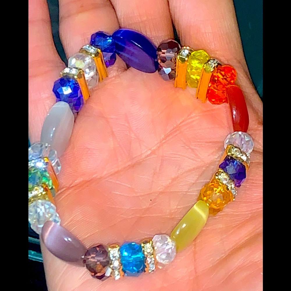 Beautiful multicolor cat eye gemstone with crystal glittering stretchy bracelet